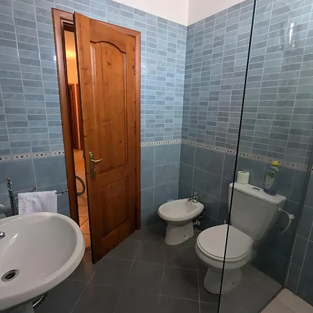 Center 1 Apartment *