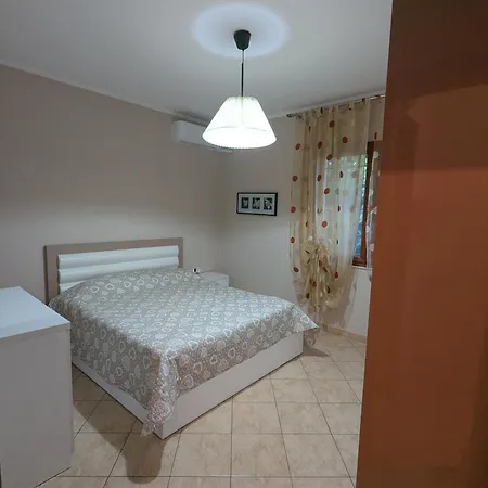 Center 1 تيرانا